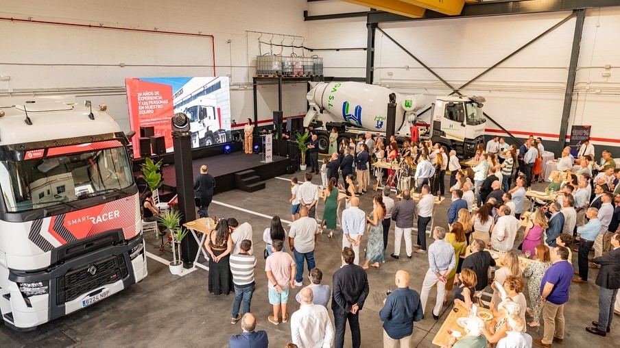 Inauguración de las nuevas instalaciones de Veinluc – Renault Trucks en Málaga